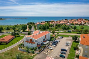 Exterior - Charming flat 500 metres from the beach with a special terrace (Umag)