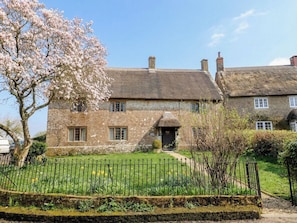 Exterior - Manor Cottage (Ilminster)