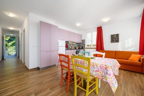Unclassified image, 4 of 25, button - Beachfront apartment just 280 metres from the sea with private parking and barbecue (Umag)