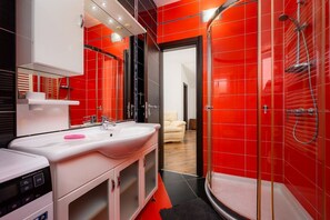 Shower, towels - Dog-friendly apartment just 300 metres from the beach with washing machine (Umag)