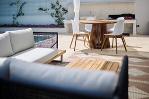 Outdoor dining - Impressive villa with private pool, hot tub, BBQ - dogs welcome (Umag)