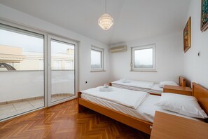 3 bedrooms, desk, free WiFi, bed sheets - Charming flat just 200 metres from the beach, ideal for ATP tournament (Umag)