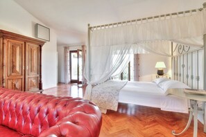 3 bedrooms, desk, free WiFi, bed sheets - Mediterranean finca with private pool, sun terrace, barbecue and dog-friendly (Umag)