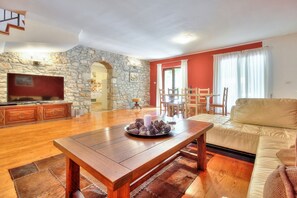 Living area - Mediterranean finca with private pool, sun terrace, barbecue and dog-friendly (Umag)