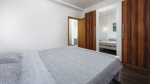 1 habitación, escritorio, wifi gratis y ropa de cama 