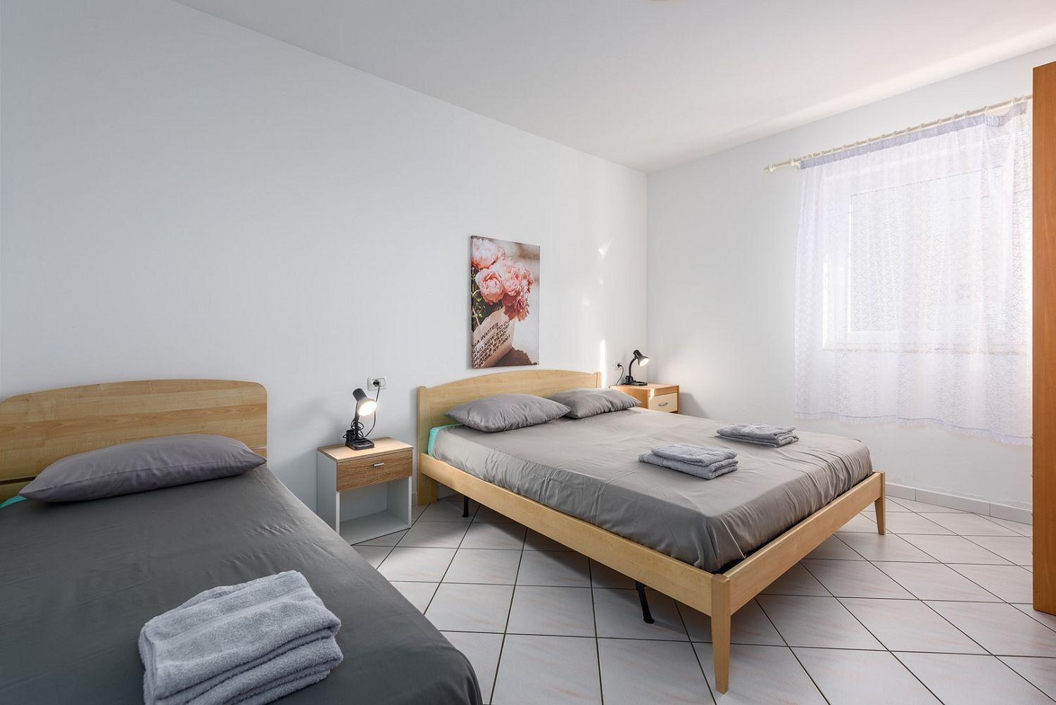 2 bedrooms, desk, free WiFi, bed sheets