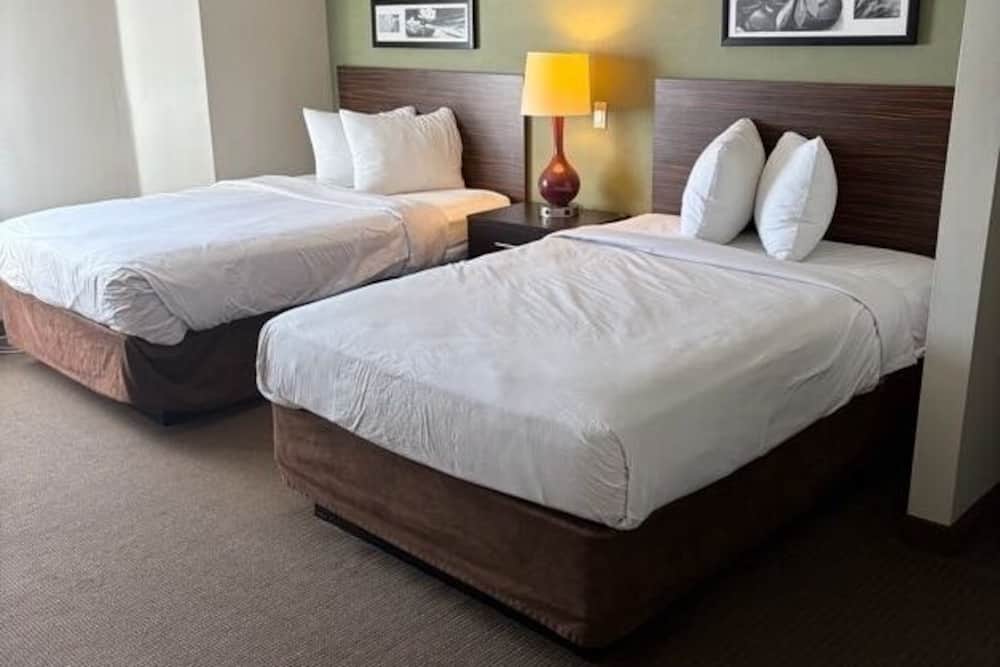 Sky Harbor Airport Inn