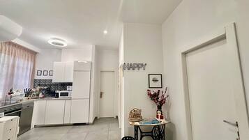 Appartamento Comfort | Cucina privata | Forno, piano cottura, pentole/stoviglie/utensili