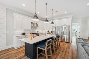 Coffee/tea maker, fridge, microwave, oven - Coastal Fun Meets Luxury | Pool, Gulf Views & Private Beach Access (Miramar Beach)