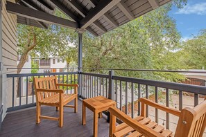 Property grounds - Carriage House with Loft. 3 Bikes Included. Walk to Beach. (Inlet Beach)