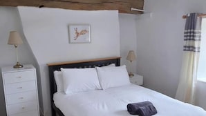 2 bedrooms, iron/ironing board, WiFi (free), bed sheets - 2 Bed Well Equipped For Contractors Pet Friendly (Edinburgh)