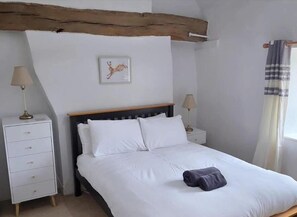 2 bedrooms, iron/ironing board, free WiFi, bed sheets - 2 Bed Well Equipped For Contractors Pet Friendly (Edinburgh)