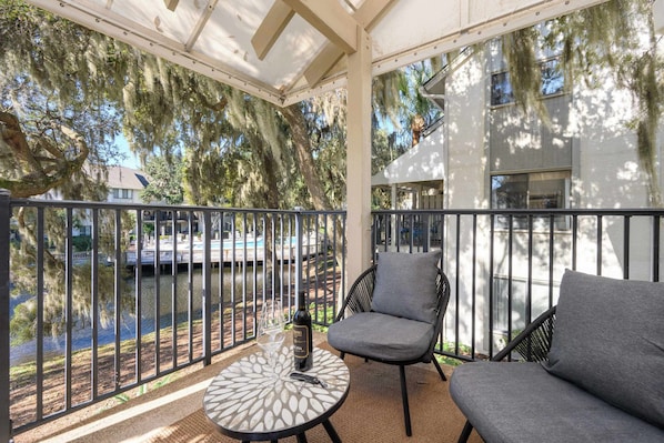 Property grounds - Garden View Bliss | 3BR Villa Near Coligny Plaza (Hilton Head Island)