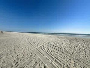 Beach - Garden View Bliss | 3BR Villa Near Coligny Plaza (Hilton Head Island)