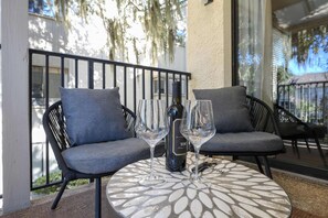 Property grounds - Garden View Bliss | 3BR Villa Near Coligny Plaza (Hilton Head Island)
