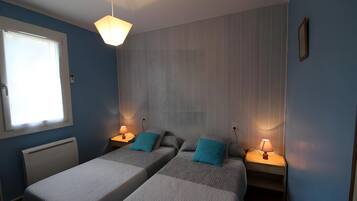 2 dormitoris, planxa i posts de planxar, wifi i roba de llit