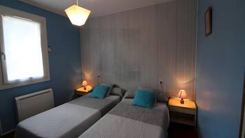 2 bedrooms, iron/ironing board, WiFi, bed sheets