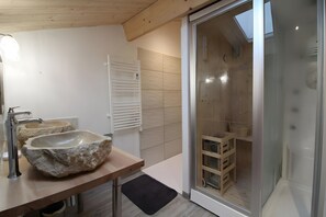 Een douche, een haardroger