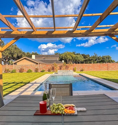 Luxury Lake James Retreat/Pool/Epic Game Room/PS5