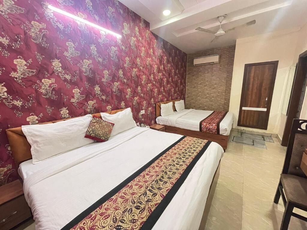 Family Room, City View | Desk, laptop workspace, free WiFi