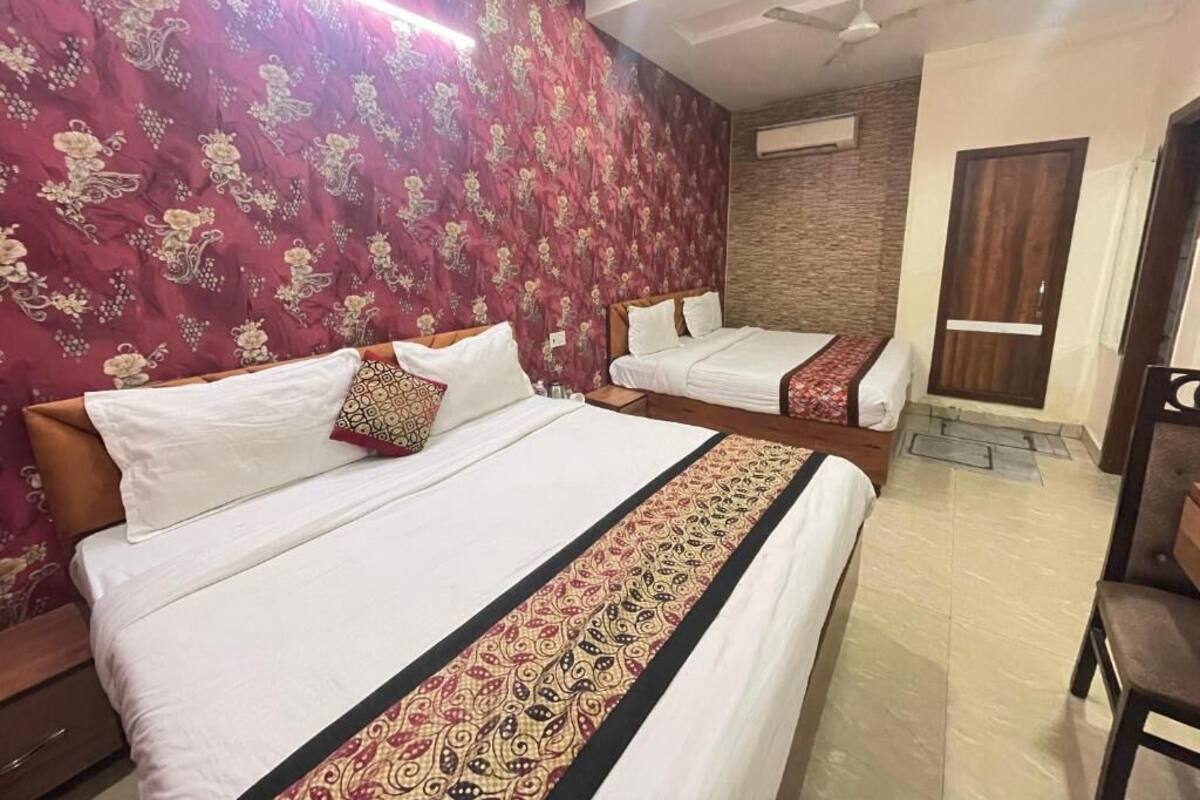 Family Room, City View | Desk, laptop workspace, WiFi (free)