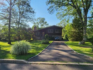 Exterior - Charming Park Like Mountain 3-bedroom house in Green Brook Township, N.J. w/ AC (Green Brook Township)