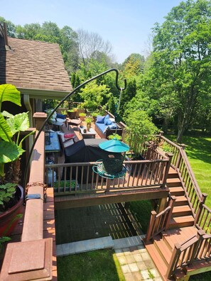 Property grounds - Charming Park Like Mountain 3-bedroom house in Green Brook Township, N.J. w/ AC (Green Brook Township)