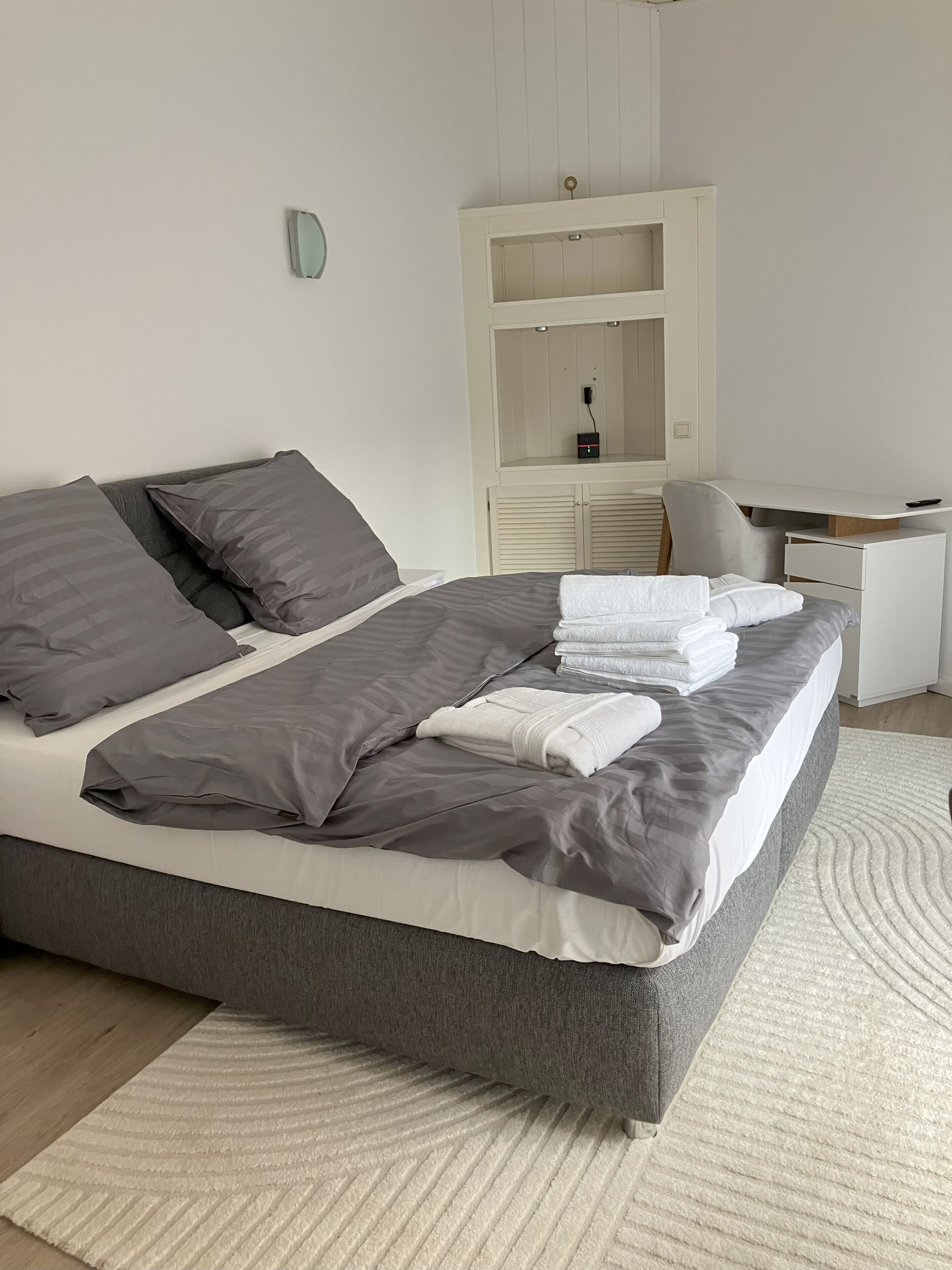 Bügeleisen/Bügelbrett, WLAN, Bettwäsche