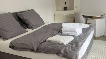 Bügeleisen/Bügelbrett, WLAN, Bettwäsche