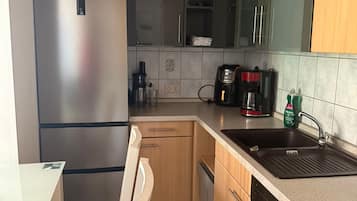 Micro-ondes, four, plaque de cuisson, lave-vaisselle