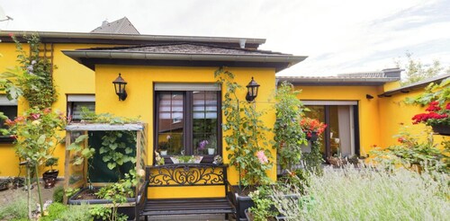 Beautiful bungalow for the family with private entrance