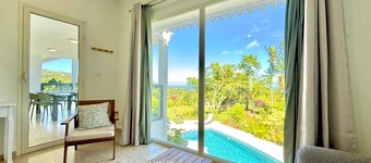 Villa Connie, Pool and Ocean View