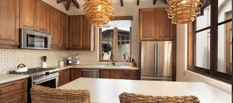 Bright, Modern Home with Beach Club Access and Walking Distance to the Beach