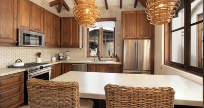 Bright, Modern Home with Beach Club Access and Walking Distance to the Beach