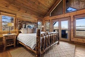3 bedrooms, iron/ironing board, travel cot, WiFi - Stunning Views! Sleeps 10 - Hot Tub - 2 Fireplaces (Blue Ridge)