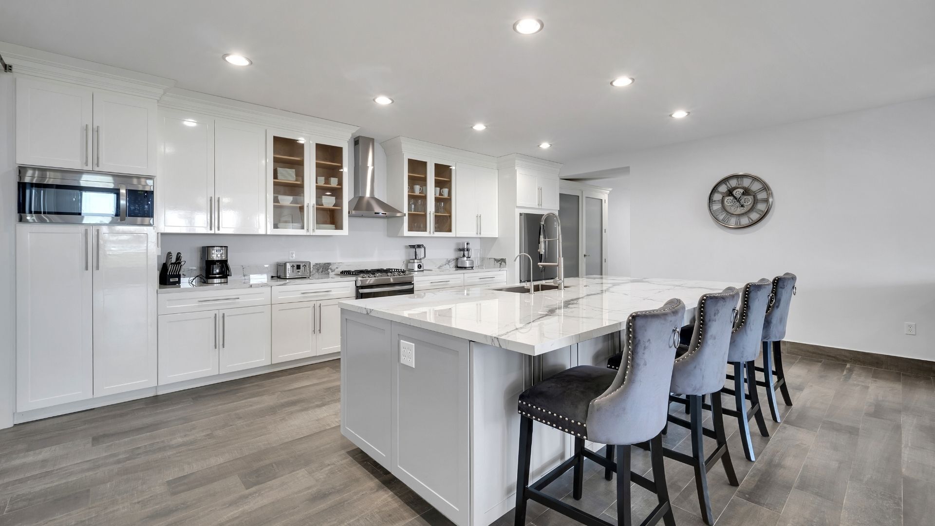 Micro-ondas, fogão, cooktop, lava-louças