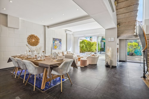 Maison d'exception - coeur de Lyon - avec piscine. Séjours famille/amis