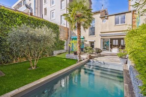 Pool - Exceptional house - heart of Lyon - with swimming pool. Family/friend stays (Villeurbanne)