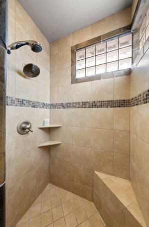 Shower, hair dryer, towels, soap - Gated Entrada Lava Falls SnowCanyon•Golf•Tuacahn (Santa Clara)