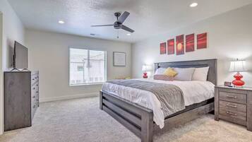 3 bedrooms, iron/ironing board, WiFi, bed sheets