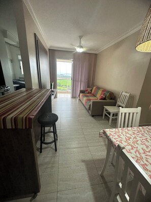 Interior - Cozy between Asturias and Tombo (Guarujá)