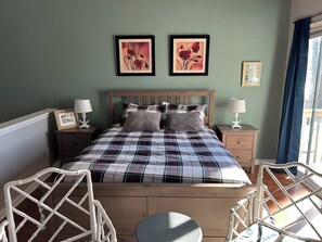 1 bedroom, iron/ironing board, WiFi, bed sheets - Cozy 1-bedroom townhome in lovely Prospect with outstanding river view (Prospect)