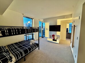 2 bedrooms, iron/ironing board, free WiFi, bed sheets - Unique & Spacious Hollywood Walk of Fame Penthouse (Los Angeles)