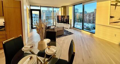 Unique & Spacious Hollywood Walk of Fame Penthouse