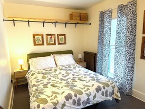 1 makuuhuone, silitysrauta/-lauta, internet, vuodevaatteet