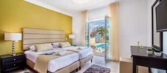 Amapola in Quelfes With 4 Bedrooms and 4 Bathrooms