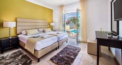 Amapola in Quelfes With 4 Bedrooms and 4 Bathrooms