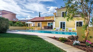 House - Amapola in Quelfes With 4 Bedrooms and 4 Bathrooms (Olhao)