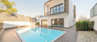 GuestReady - Charming family retreat with pool