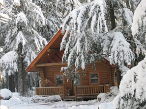 Exterior - Relax in a cozy log cabin on a beautiful ranch just northeast of Sandpoint. (Sandpoint)